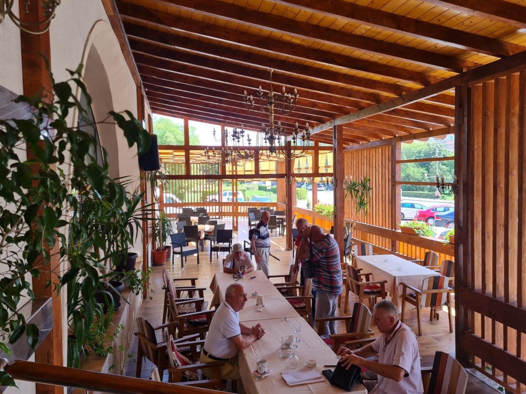 Hotel Valahia Targoviste Eksteriør billede