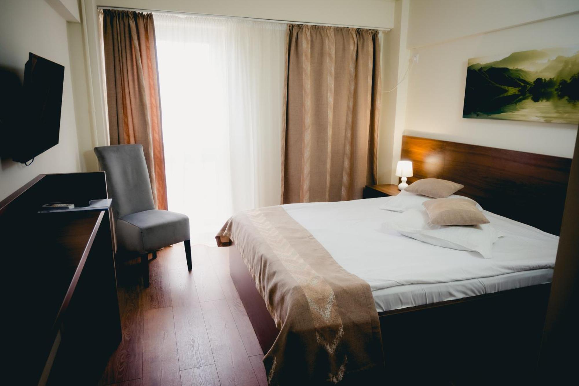 Hotel Valahia Targoviste Eksteriør billede