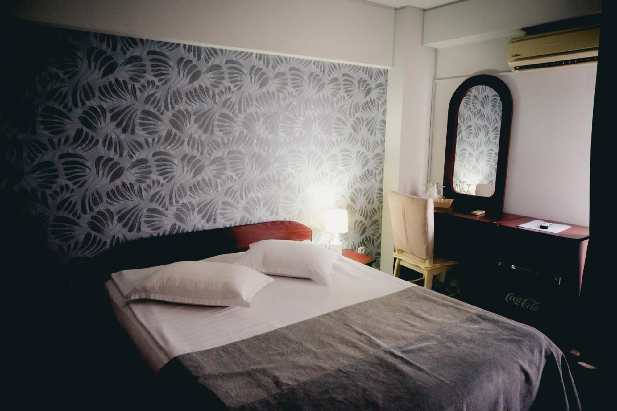 Hotel Valahia Targoviste Eksteriør billede