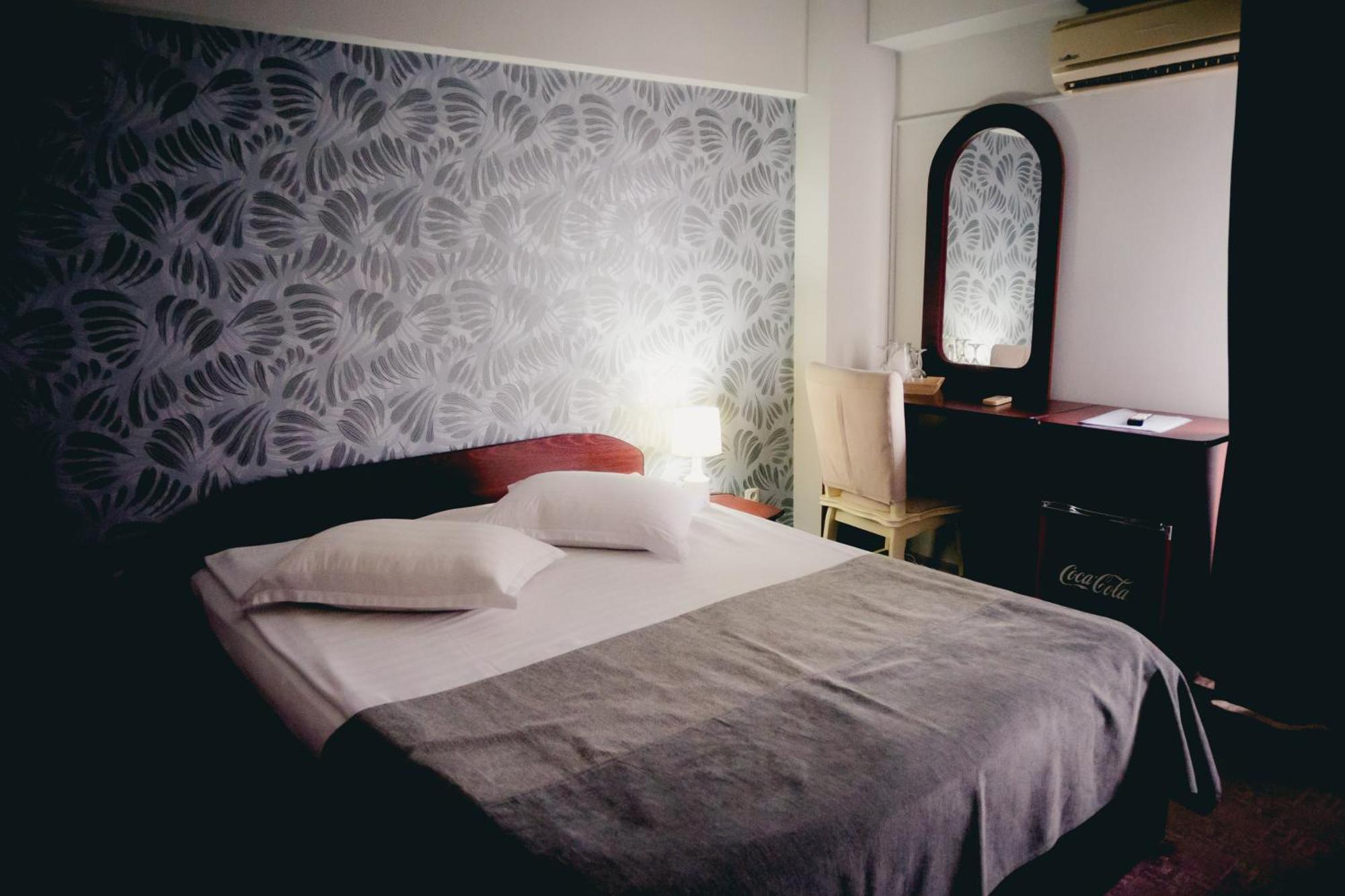 Hotel Valahia Targoviste Eksteriør billede