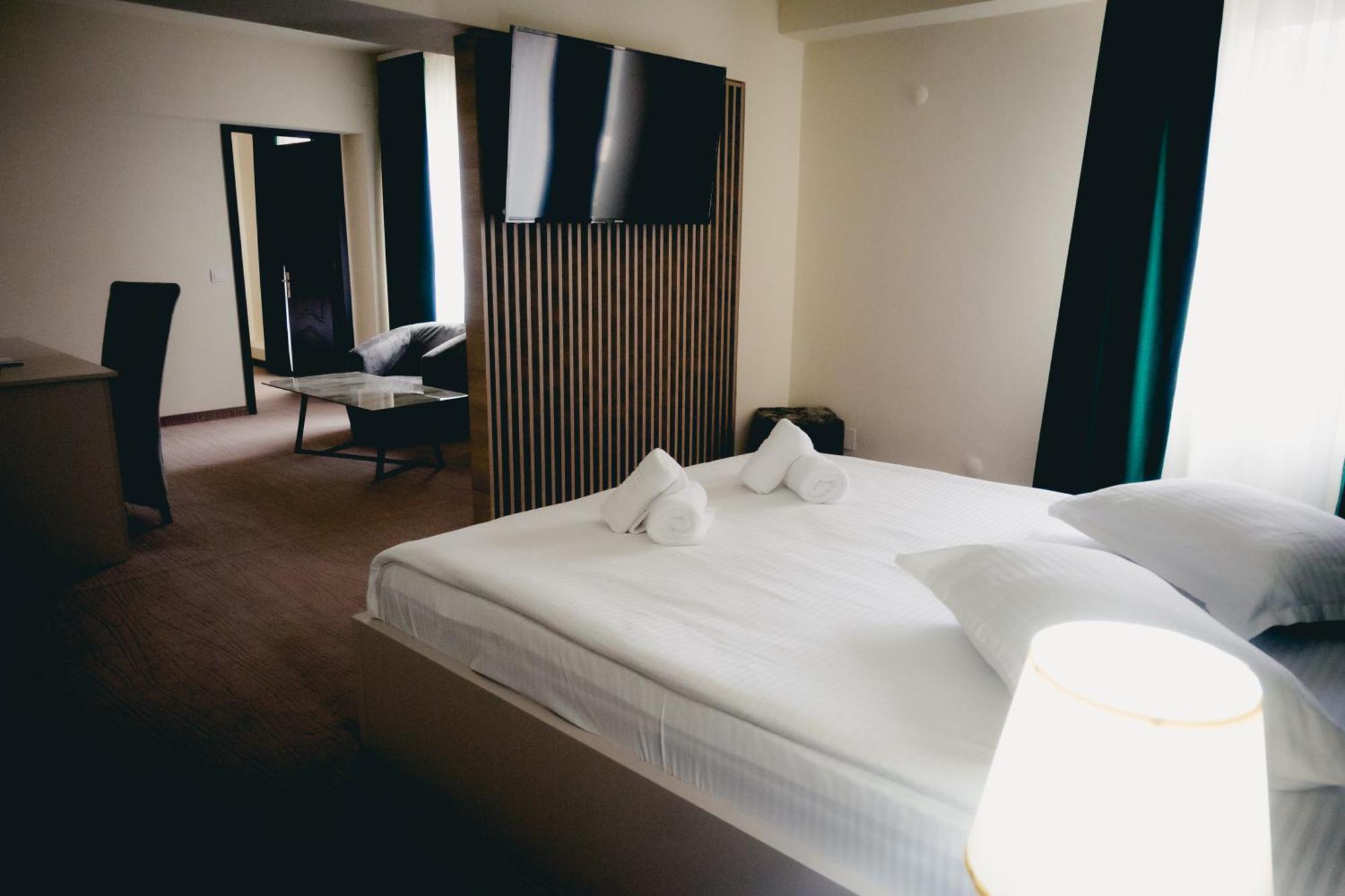 Hotel Valahia Targoviste Eksteriør billede
