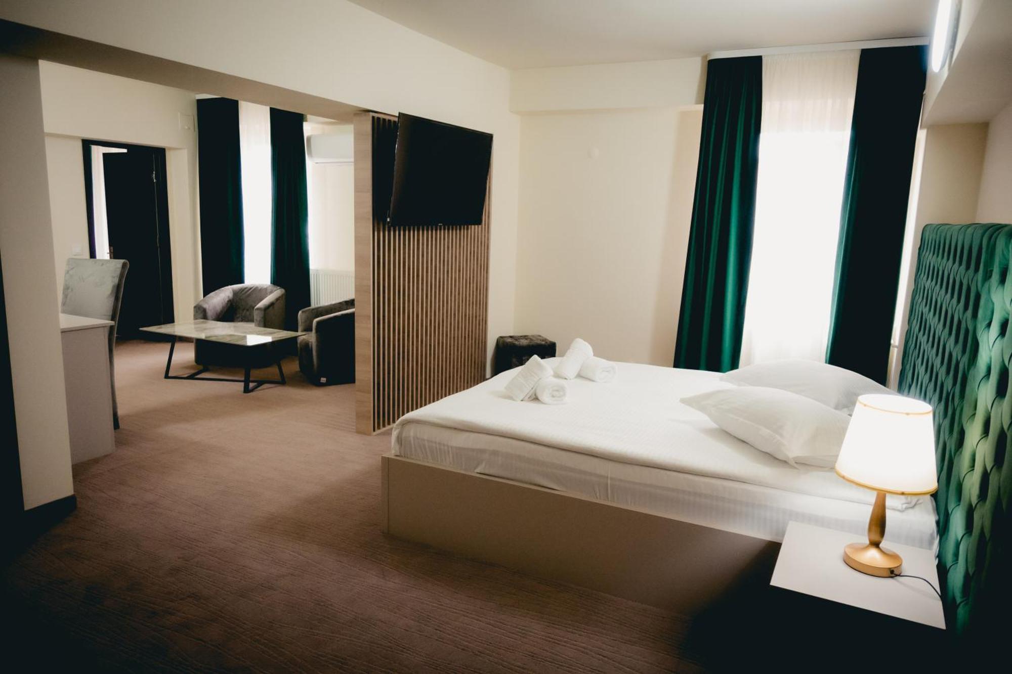 Hotel Valahia Targoviste Eksteriør billede