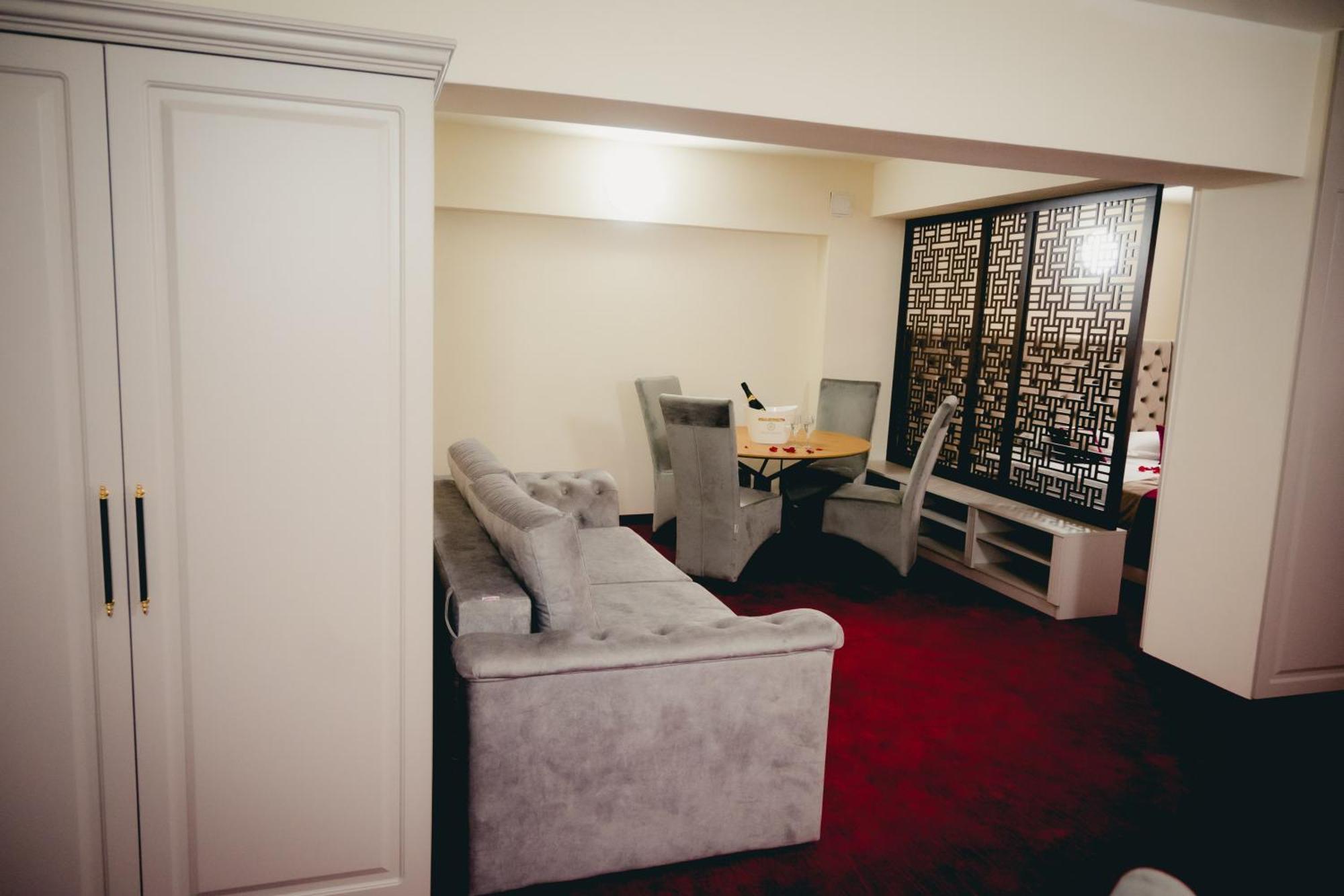Hotel Valahia Targoviste Eksteriør billede